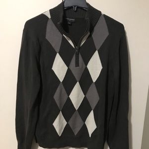 BANANA REPUBLIC MEN’S ARGYLE ZIP FRONT SWEATER